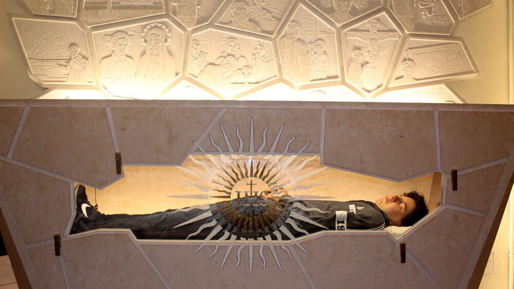 Il beato con le scarpe da ginnastica